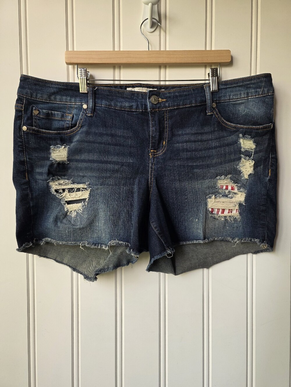 Torrid Distressed Denim Summer Shorts Star Print Blue Size 18